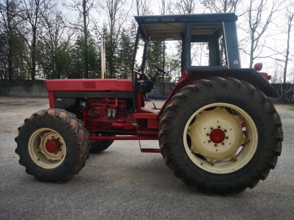 1980 International 1055 trattore agricolo - immagine 8