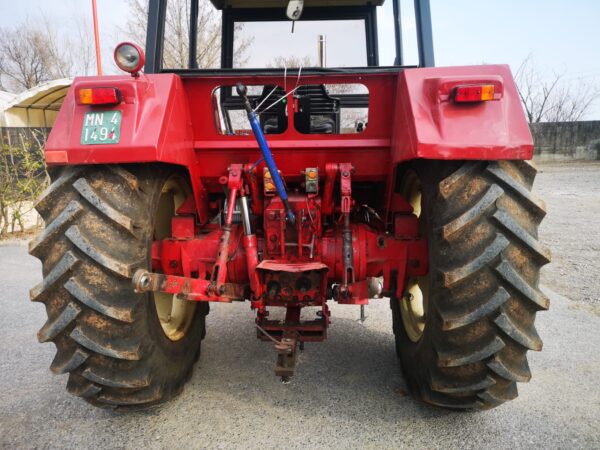 1980 International 1055 trattore agricolo - immagine 5