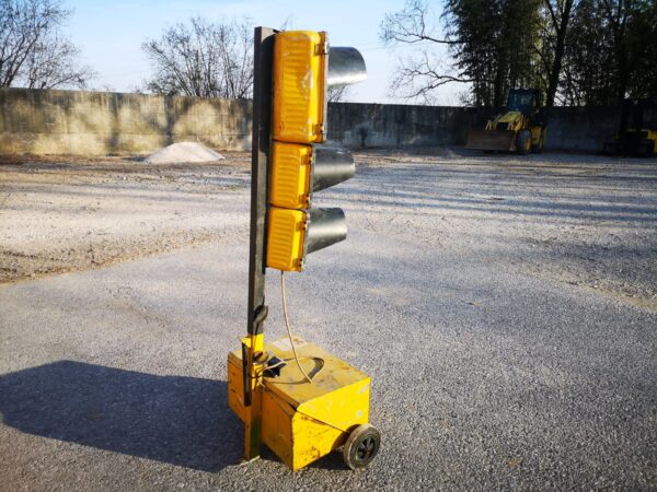 semaforo da cantiere - immagine 2