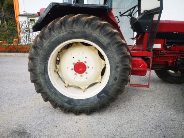 1980 International 1055 trattore agricolo - immagine 27