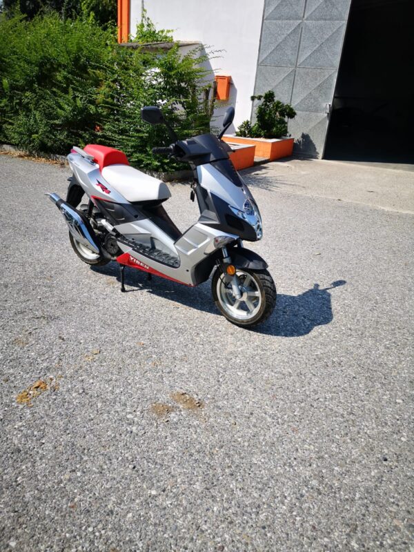 yiben 125 scooter (unused)