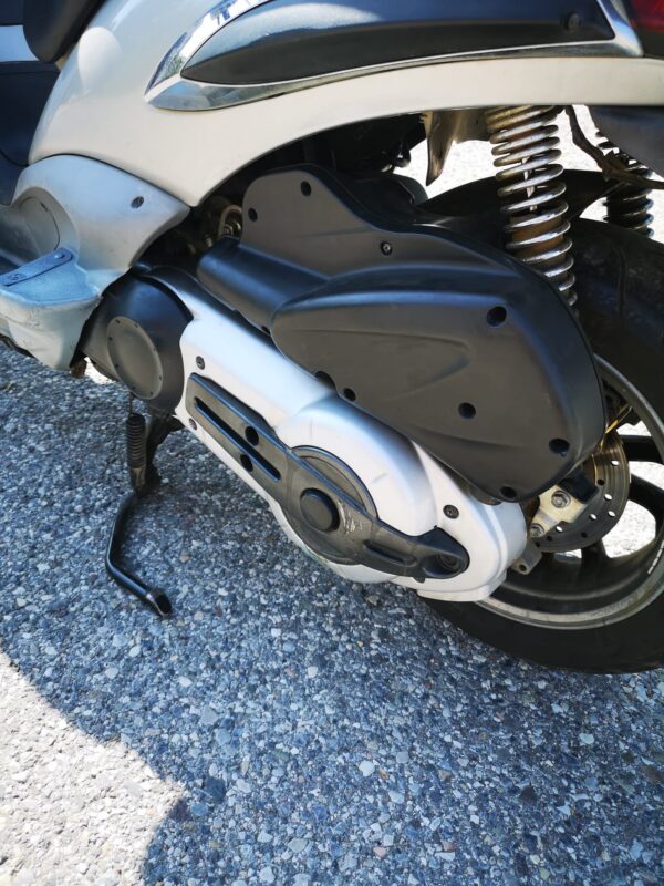 2004 piaggio beverly 500 scooter - immagine 9