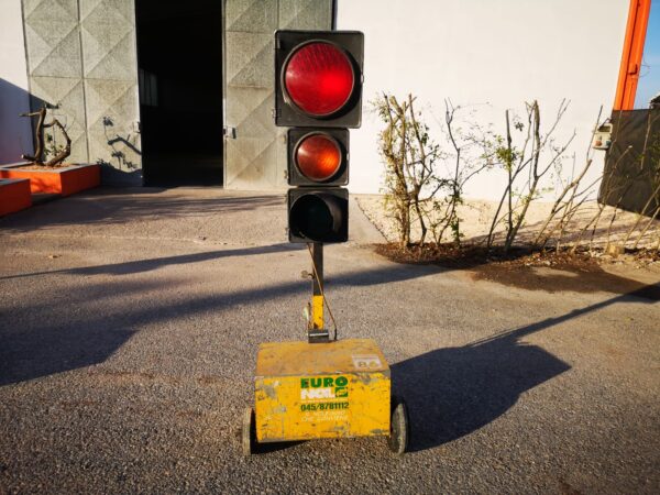 semaforo da cantiere (part missing) - immagine 2