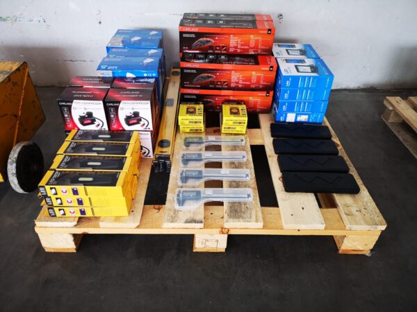 pallet di vari oggetti (unused)