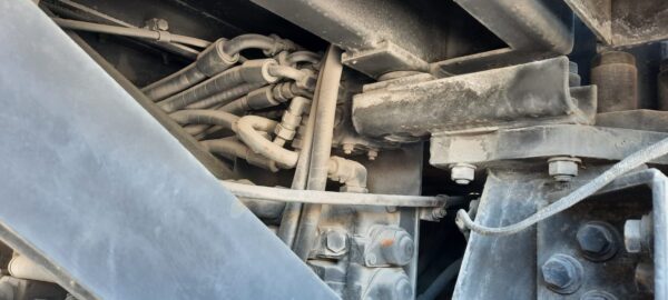 Caterpillar DV43 pala gommata con forche - immagine 19