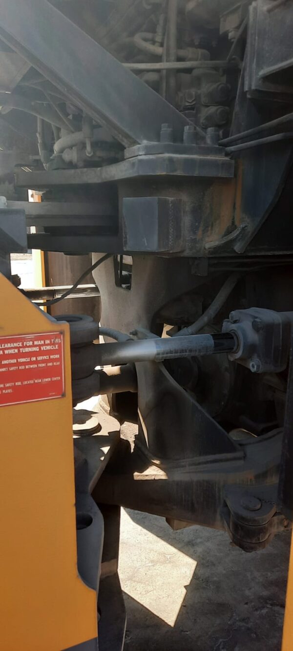 Caterpillar DV43 pala gommata con forche - immagine 23